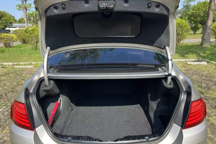 Used BMW 5 Series 2014 525Li Leading Model