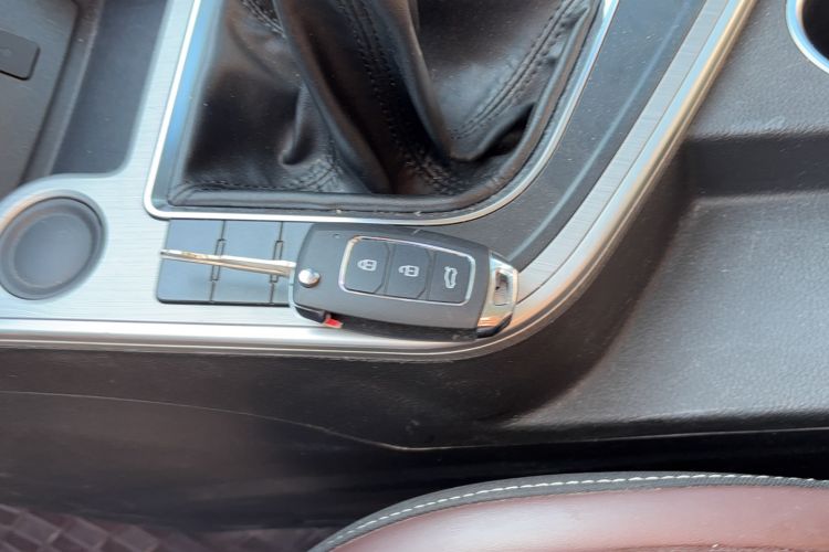 Used FORTHING T5 2023 Grand Edition 1.6L Manual Dream Version Five Seats
