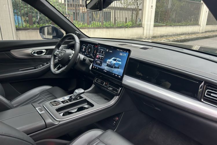 Used GAC Trumpchi GS8 2022 Linghang Series 2.0 TGDI Two-Wheel-Drive Luxury Smart Connectivity Version (7 Seats)