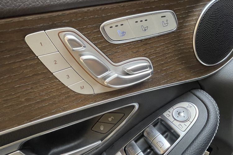 Used Mercedes-Benz GLC 2022 Facelifted GLC 300 L 4MATIC Luxury Edition Interior 1