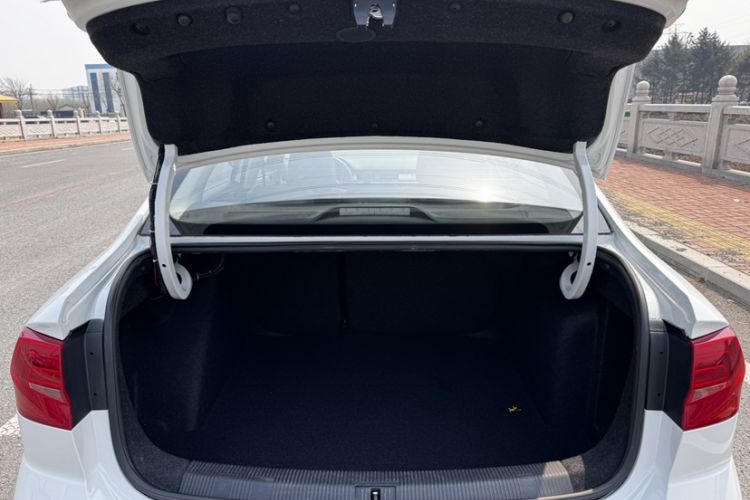 Used Volkswagen Bora 2017 1.6L Automatic Comfort Model Trunk