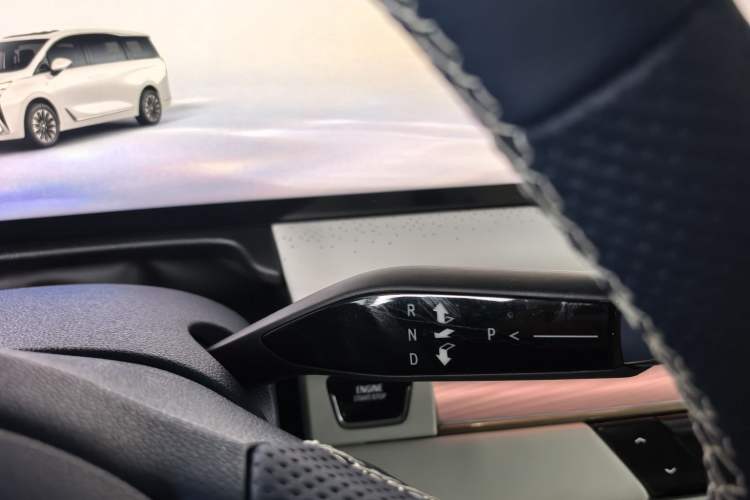 Used Buick GL8 New Energy 2024 Lu Zun Luxury Edition 7-Seater Gear Lever