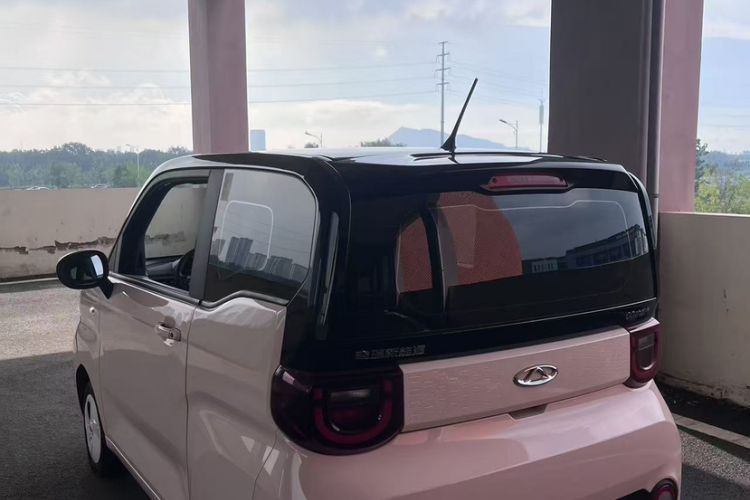 Used Chery New Energy QQ Ice Cream 2022 120km Conical Shape Lithium Iron Phosphate