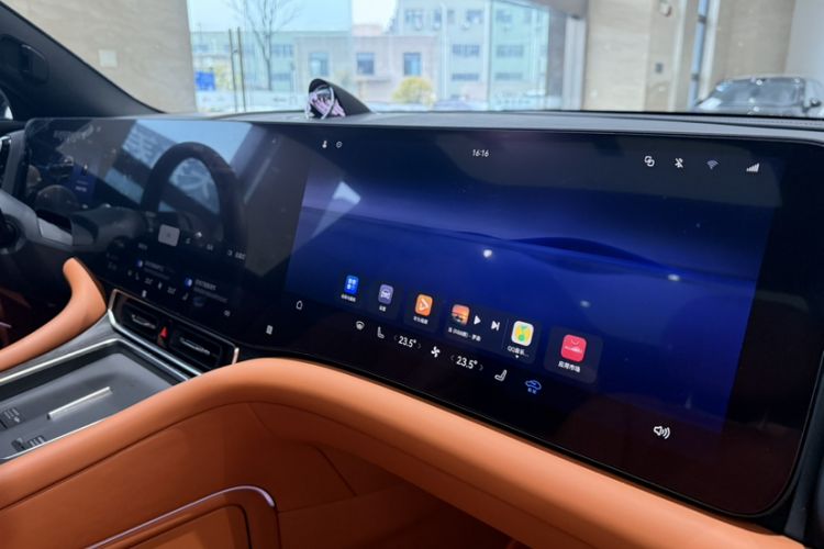 Used Hima AITO M9 2025 Extended-Range Max Version 52 kWh 6-Seater Edition Interior 1