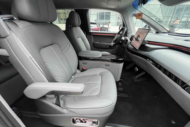 Used Zeekr MIX 2025 Long-Range Intelligent Driving Edition
