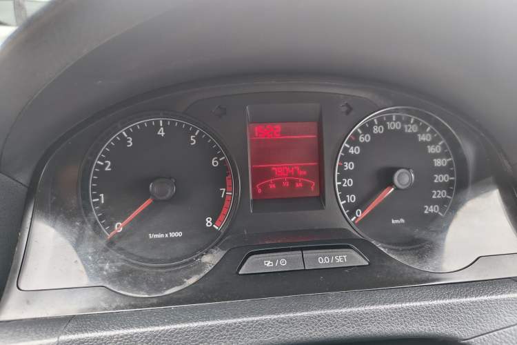 Used Volkswagen Santana 2015 1.6L Manual Fashion Edition
