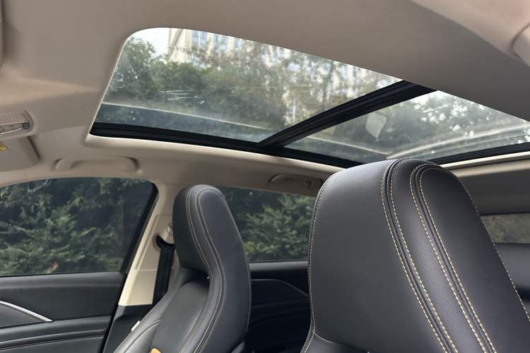 Used Bestune T77 2019 230 TID Automatic Prestige Version China V Emission Standard
