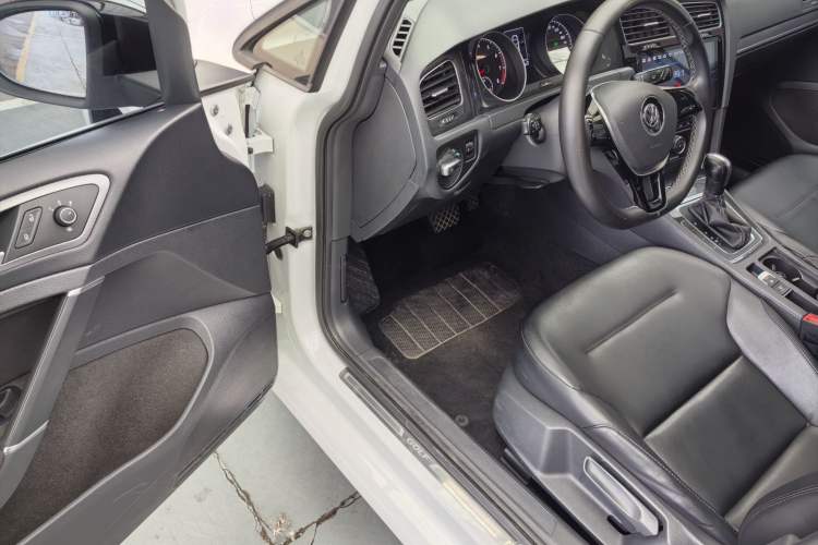 Used Volkswagen Golf 2017 230TSI Automatic Comfort Edition – Celebrating Milestone of One Million Units