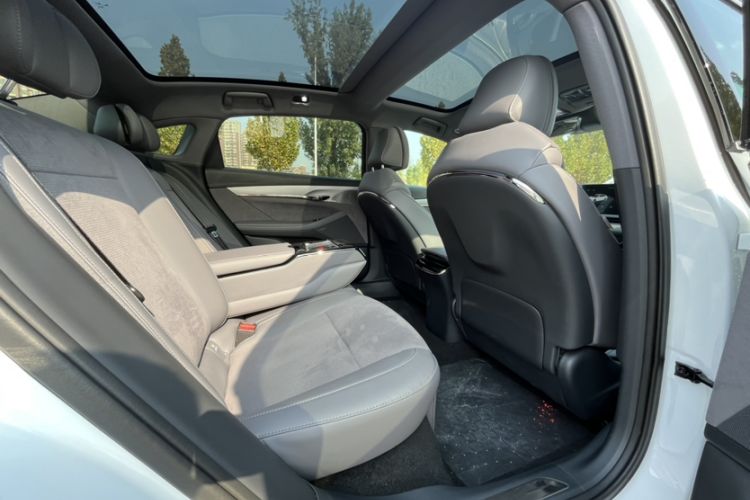 Used VOYAH PASSION 2024 PHEV Four-Wheel Drive Ultra-Long Range Flagship Model