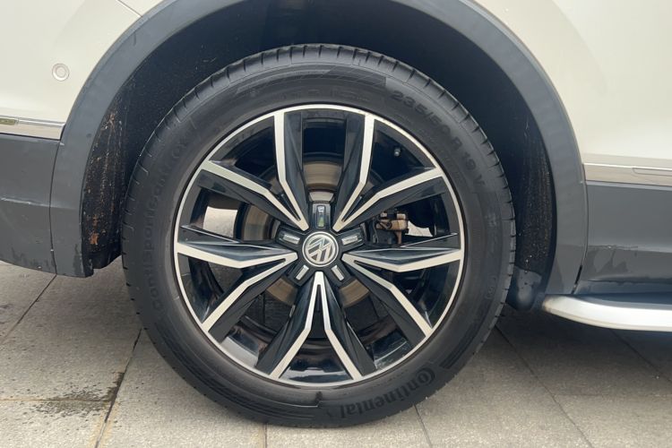 Used Volkswagen Tiguan L 2019 330TSI Automatic Two-Wheel Drive Smart Luxury Version China V Emission Standard