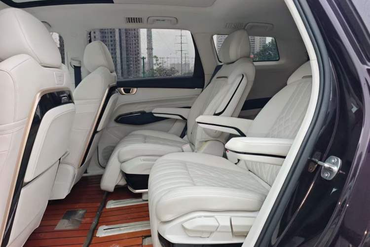 Used Wuling Victory 2023 2.0L DHT Luxury Edition
