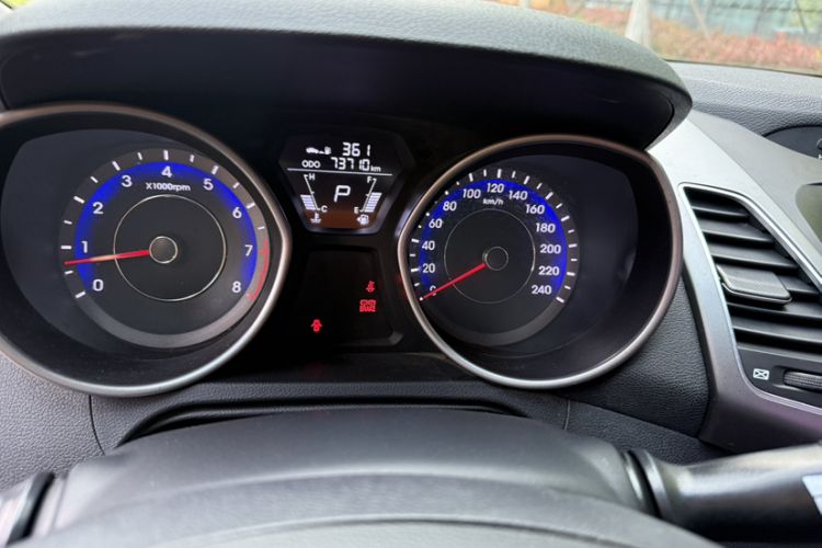 Used Hyundai Elantra (5th Generation / Langdong) 2015 1.6L Automatic Fashion Model
