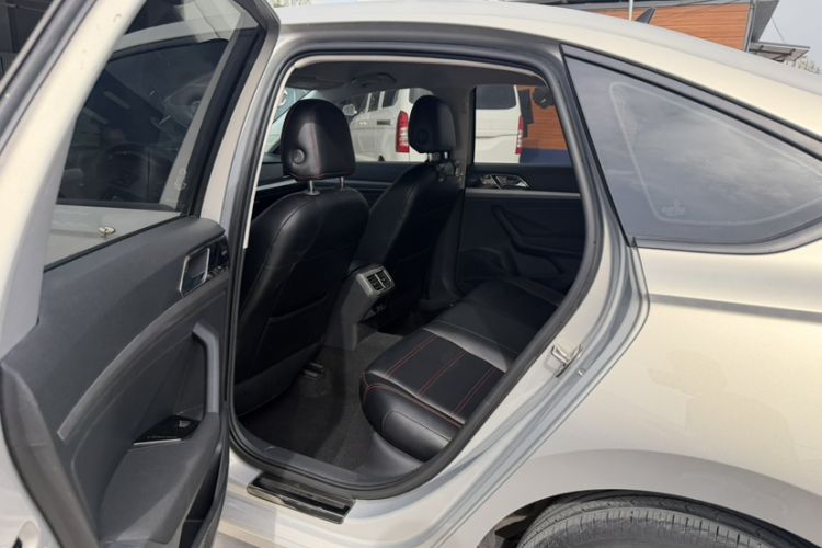 Used Volkswagen Lavida 2022 1.5L Automatic Fashion Edition Interior 5