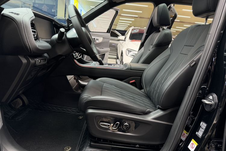 Used GAC Trumpchi GS8 2025 Linghang Series 2.0 TGDI Two-Wheel-Drive Luxury Edition 5 Seats