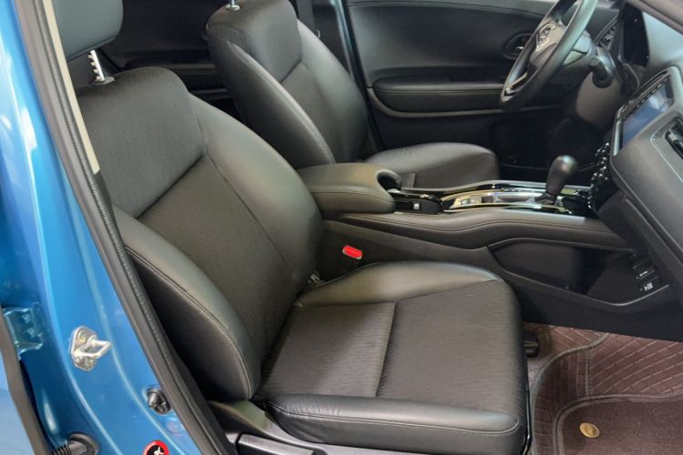 Used Honda Vezel 2019 1.5L CVT Luxury Model China VI Interior 3