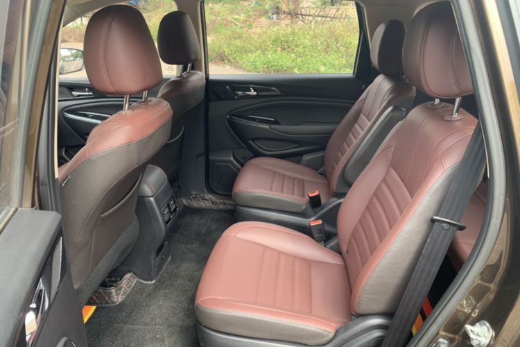 Used CHANGAN OSHAN A800 2017 1.5T Manual Luxury Model Interior 3