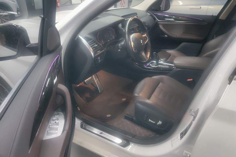 Used BMW X3 2021 xDrive30i Luxury Model with M Sport Package Interior 4