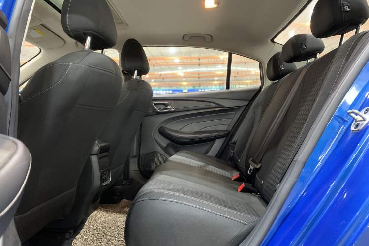 Used Roewe i5 2019 1.5L Automatic 4G Connected Langyue Edition