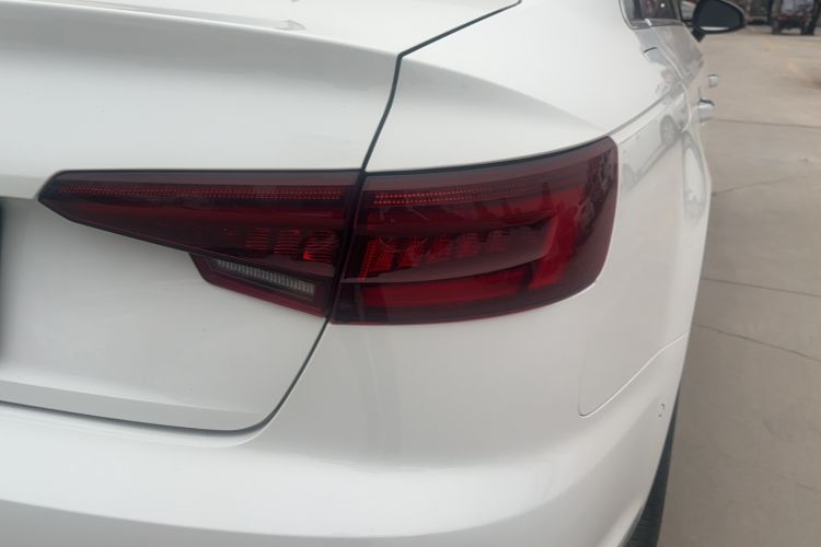 Used Audi A4L 2019 40 TFSI Fashion Edition China VI Emission Standard