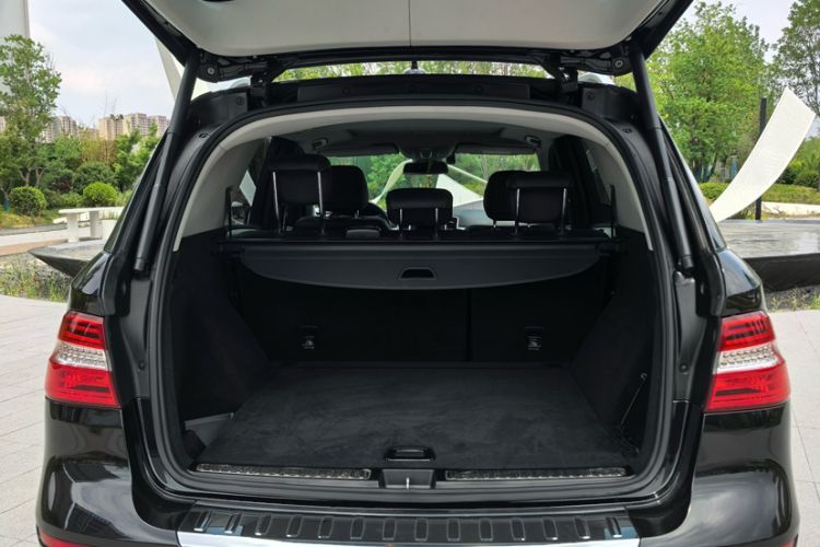 Used Mercedes-Benz M-Class 2014 ML 320 4MATIC Interior 8