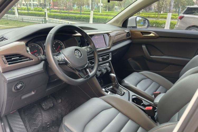 Used Volkswagen Tharu 2019 330TSI Four-Wheel Drive Luxury Edition China VI Standard
