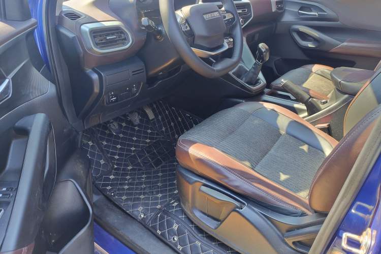 Used Chana F70 2020 2.5T Diesel 4x4 Executive Version China VI Standard Short Wheelbase JE4D25
