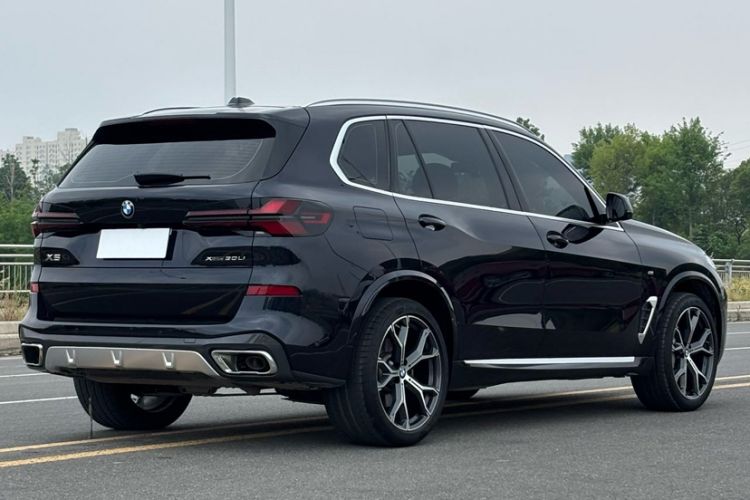 Used BMW X5 2023 xDrive 30Li Luxury M Sport Package