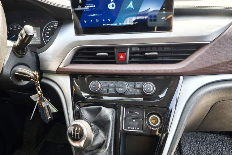 Used JAC Refine M3 2022 PLUS 1.5T 7-Seater Standard Model
