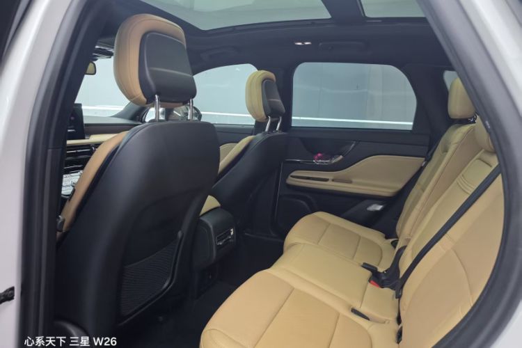 Used Lincoln Corsair 2022 2.0T Two-Wheel Drive Luxury Edition Interior 3