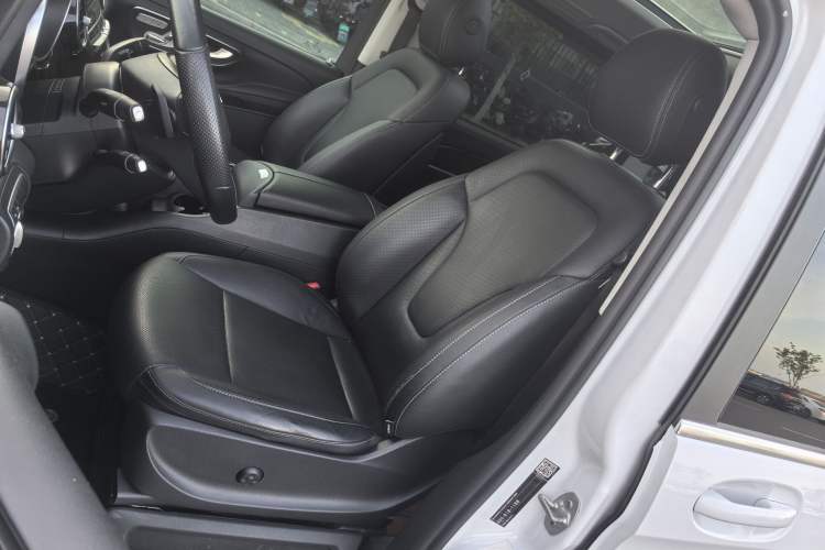 Used Mercedes-Benz V-Class 2017 V 260 L Prestige Extended Edition Left Front Seat