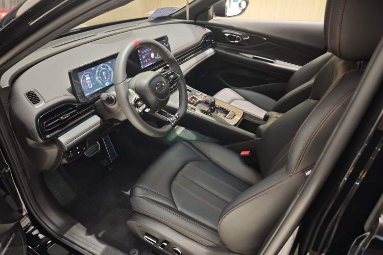 Used GAC Trumpchi EMPOW 2023 Shadow Leopard H Smart Hybrid Edition