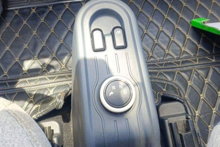 Used Wuling Hongguang MINIEV 2022 Macaron Premium Model – Lithium Ternary Battery Interior 5