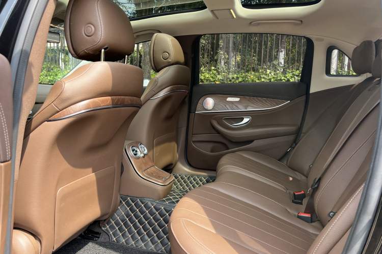 Used Mercedes-Benz E-Class 2023 Updated E 300 L Fashion Edition
