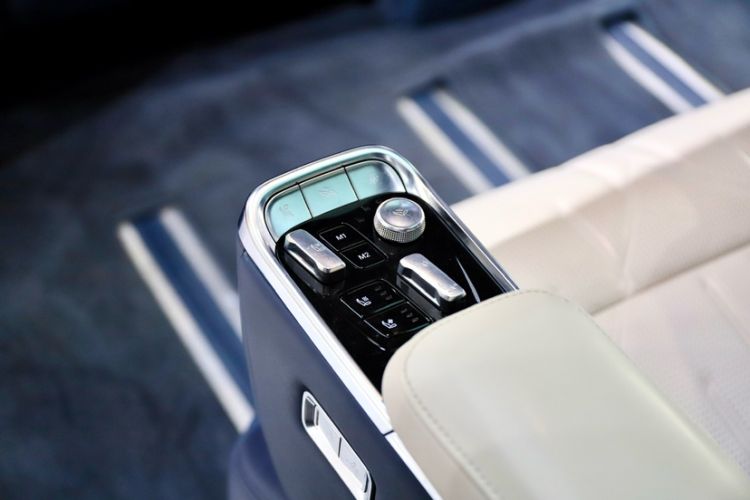 Used Zeekr 009 2024 Six-Seat Executive Version 4WD 108 kWh
