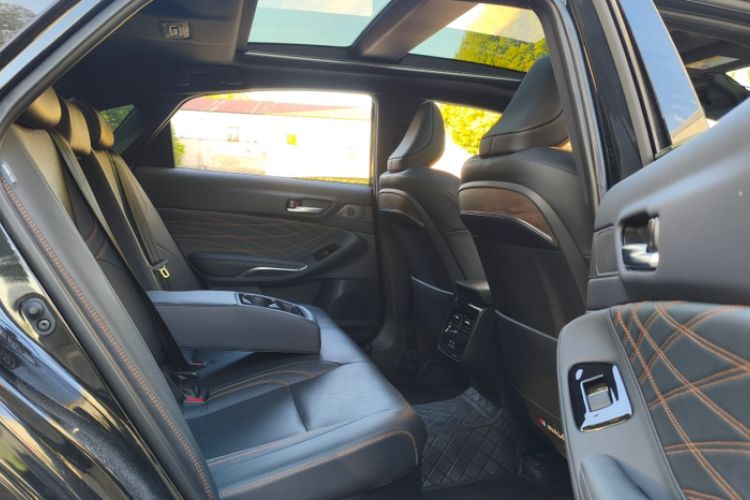 Used Toyota Avalon 2024 Dual-Motor 2.0L Luxury Edition