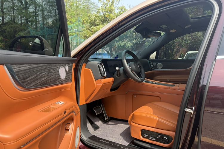 Used Hima AITO M9 2025 Pure Electric Ultra Version 100 kWh 6-Seater Model Interior 1