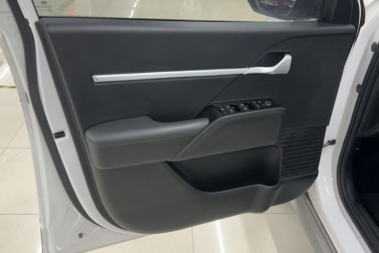 Used Hyundai ix35 2023 Musso 2.0L Deluxe Edition DLX Interior 4