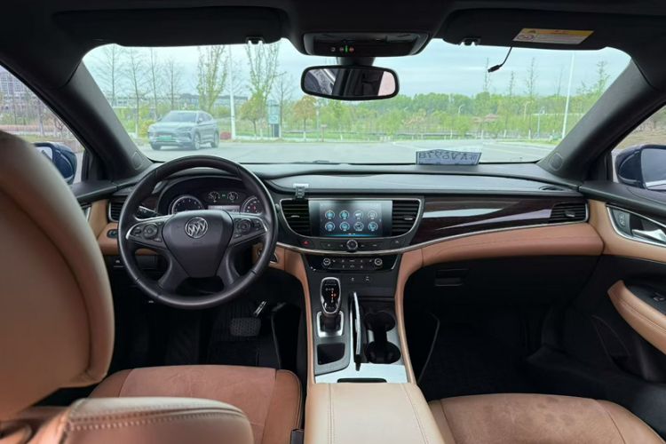 Used Buick LaCrosse 2019 28T Elite Edition Interior 3