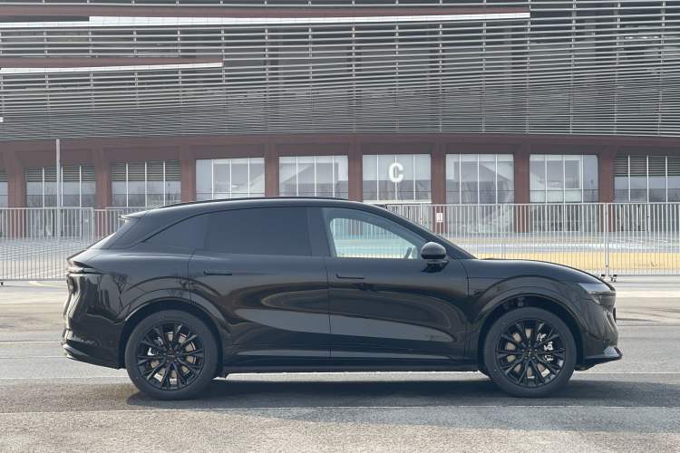 Used Zeekr 7X 2025 100 kWh Long-Range Rear-Wheel Drive with Intelligent Driving Features Exterior 4