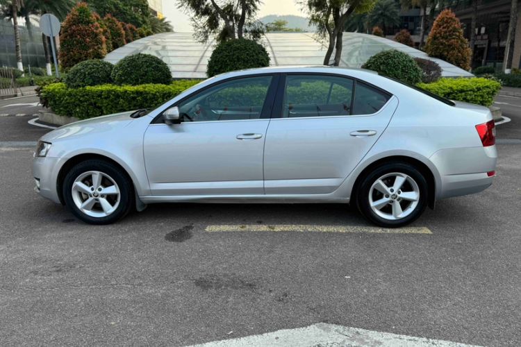 Used Skoda Octavia 2015 1.6L Automatic Yijie Edition
