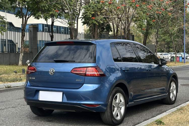 Used Volkswagen Golf 2017 1.6L Automatic Comfort Million-Vehicle Anniversary Edition