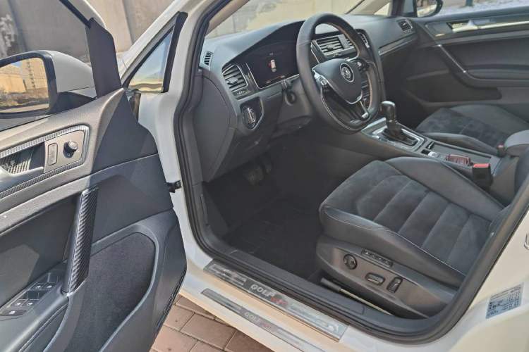 Used Volkswagen Golf 2020 Zhiai Edition 280TSI DSG Luxury Model