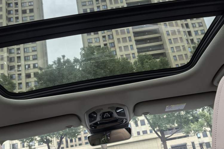 Used Lynk & Co 06 2021 1.5T Shero Pink Special Edition