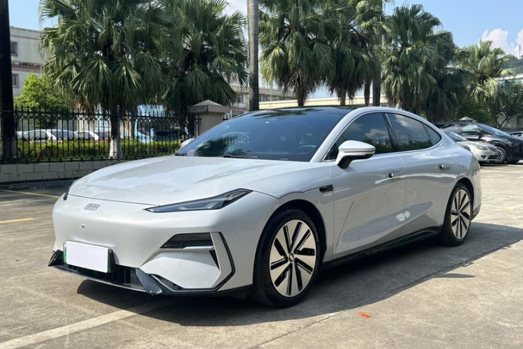 Gebrauchter Geely Galaxy E8 2024 550 km Range Rear-Drive MAX