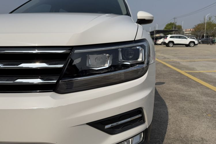 Used Volkswagen Tiguan L 2017 330TSI Automatic Two-Wheel Drive Luxury Edition Left Front Headlight