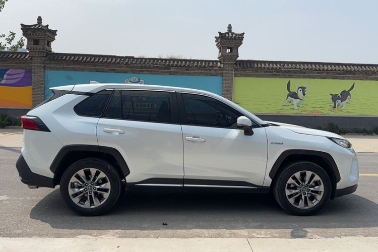 Used Toyota Wildlander 2022 Dual-Engine 2.5L E-CVT Two-Wheel Drive Luxury PLUS Edition
