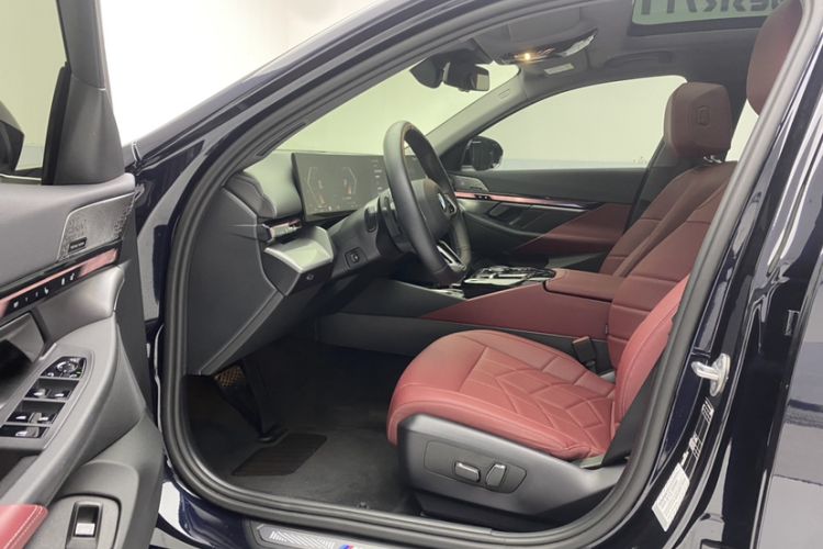 Used BMW 5 Series 2024 530Li Leading Model M Sport Package