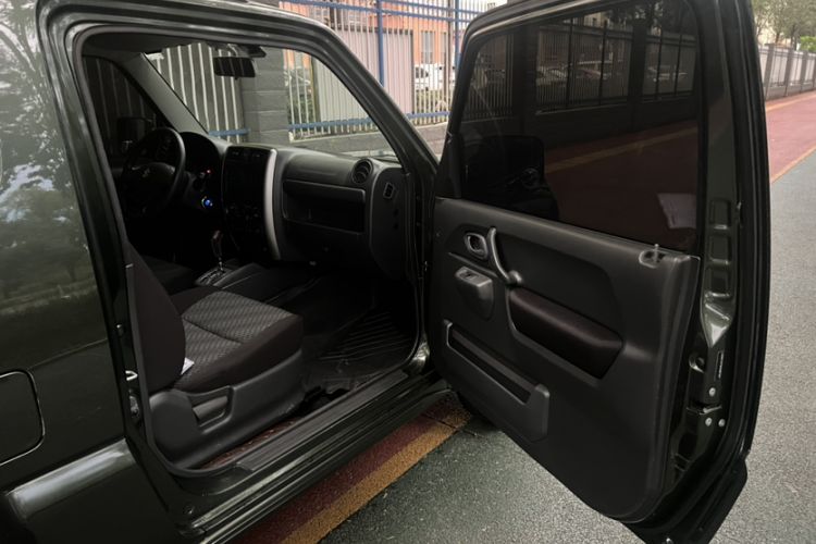 Used Suzuki Jimny 2015 1.3 AT JLX
