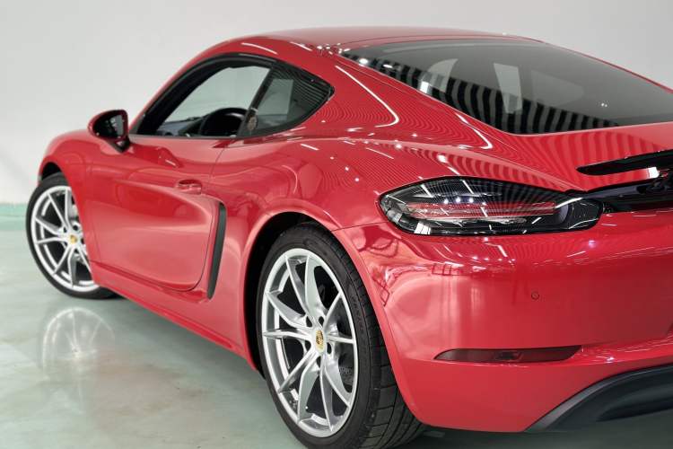 Used Porsche 718 2020 Cayman 2.0T Exterior 8