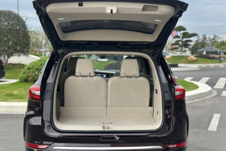 Used Buick Enclave 2020 28T All-Wheel Drive Avenir Trunk